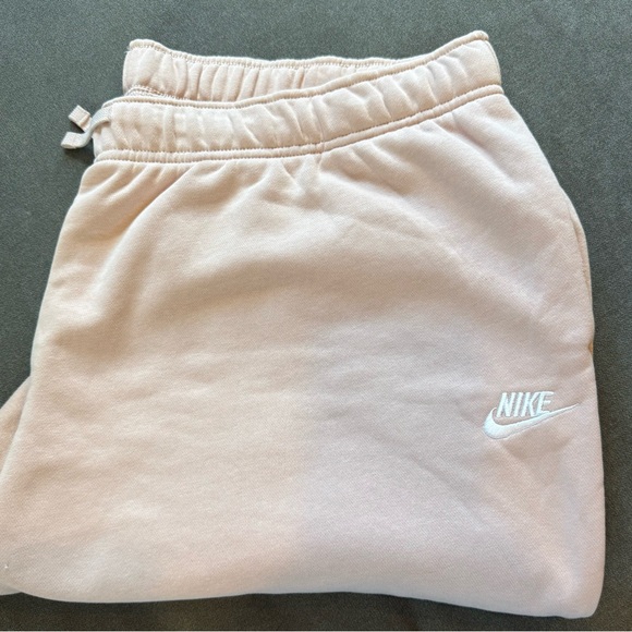 Nike Women’s Plus Size Light Pink Sweatpants - Picture 1 of 2